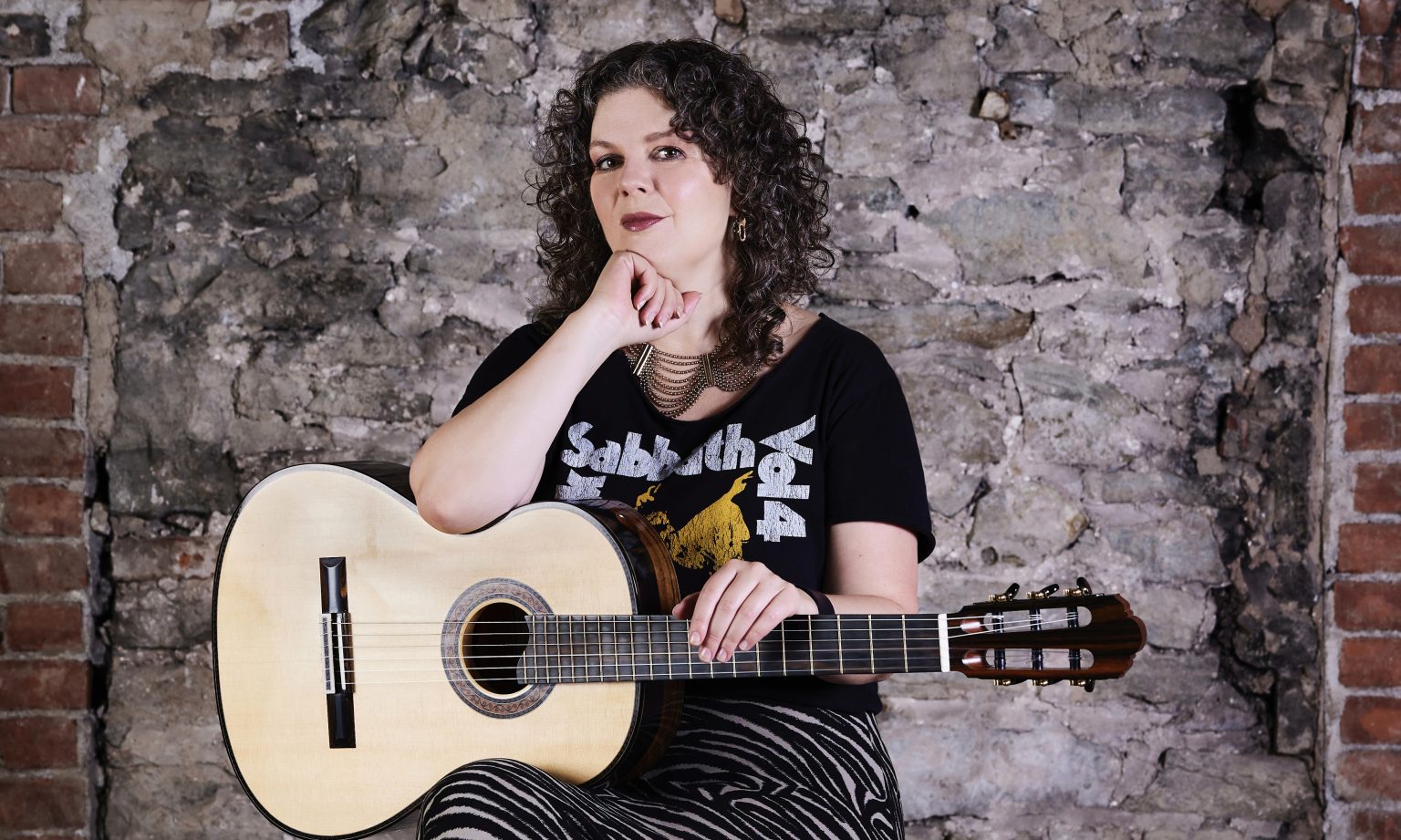 Emma Rush – Classical Guitarist